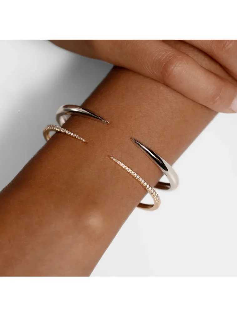 2025 New Arrived Hot Selling Fashion Wen Jewelry Thin Spike CZ Paved Open Adjusted Bang BracetW251027