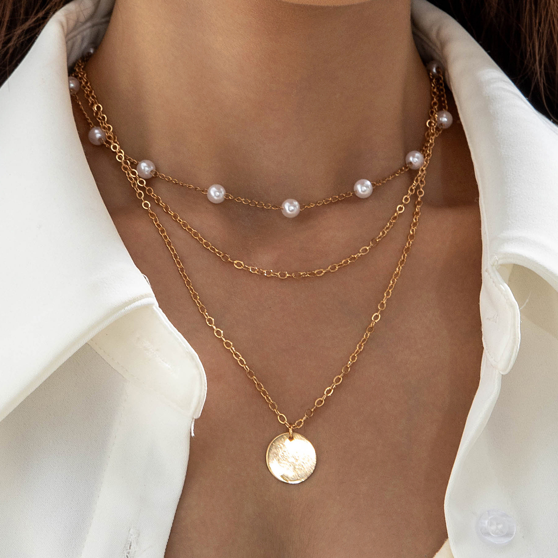 Designer necklace Simple personalized round irregular gold coin necklace with relief pendant collarbone chain Valentine's Day gift gold necklace 