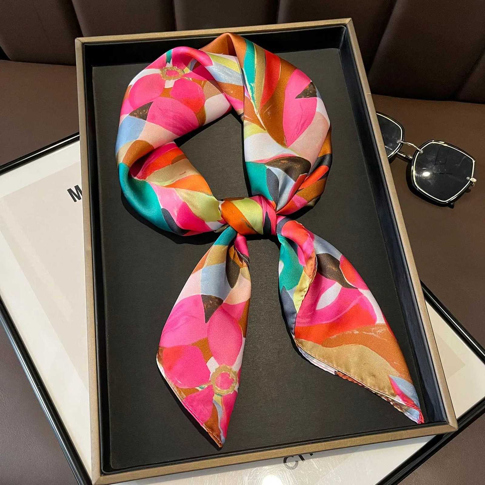 70cm Design Hair Bands Square Scarves Fashion Print Satin Silk Scarf for Wen Neckerchi Wrist Wraps Lady Ribbon Shawl FoardW251027