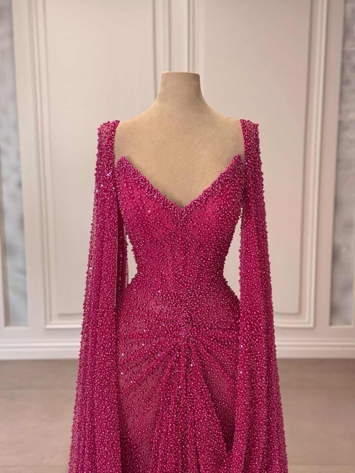 Stunning Sequins Evening Dresses Sweetheart Neckl Mermaid Prom Gowns With Cape Beadeds Celebrity Party Custom Made