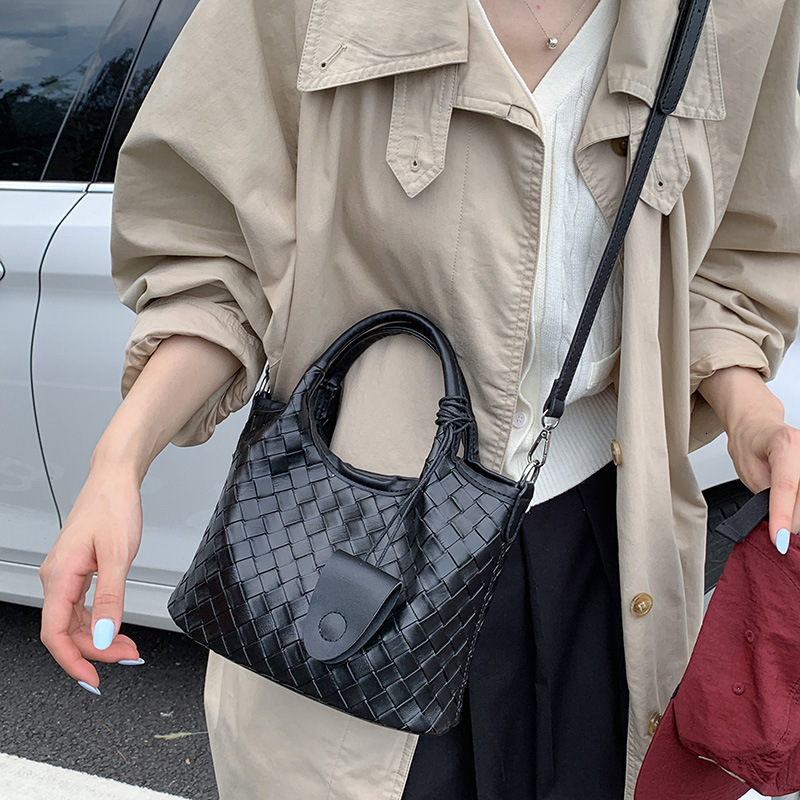 Free shipping designer bag Woven Bag for Women New Fashion Versatile Handbag Crossbody Bag Large Capacity Casual Commuter Shoulder Tote Bag