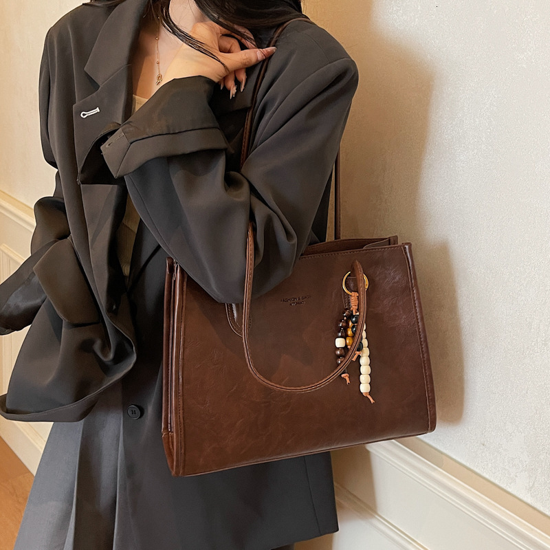 Free shipping designer bag Fashion Versatile Underarm Large Bag for Women New High-Quality Texture Shoulder Bag Commuter Crossbody Tote Bag