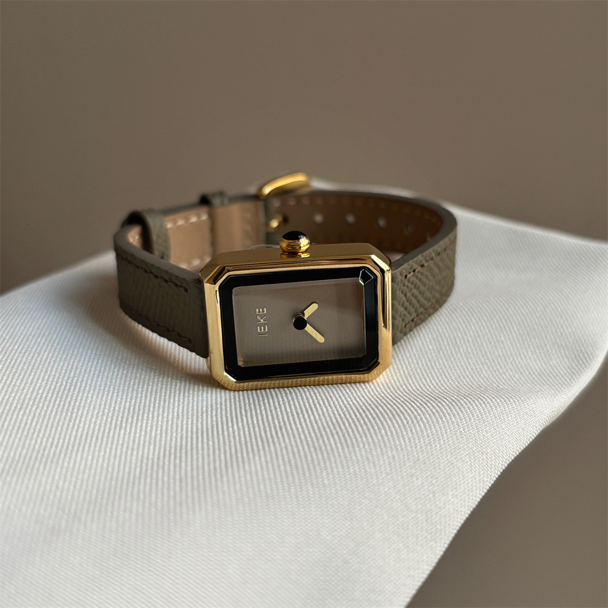 Designer Watch IEKE Luxury New Hot-selling Belt Watch For Women, Ins Style, Vintage Niche, Light Luxury, Elegant Quartz Watch