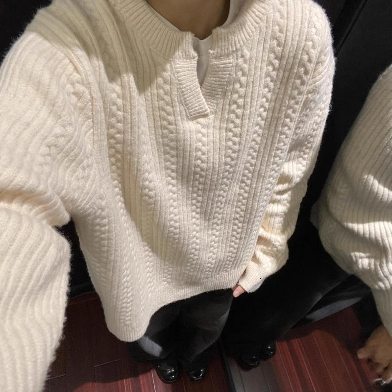 Designer Sweater Trendy American Style Cable Knit Sweater For Men Winter High-end Layering Henry V-neck Knitted Base Shirt