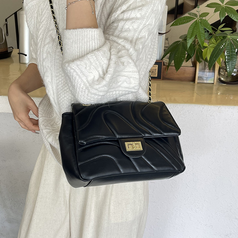 new Free delivery designer shoulder bag Fashionable and minimalist casual handbag with solid color design