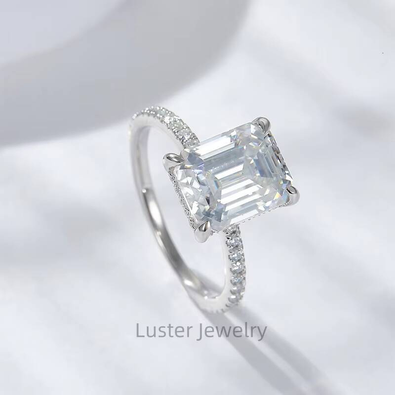 Luster Engagement 4ct D White VVS Moissanite Fashion Jewelry MOQ 1 Piece 925 Sterling Silver Emerald Cut Moissanite Ring