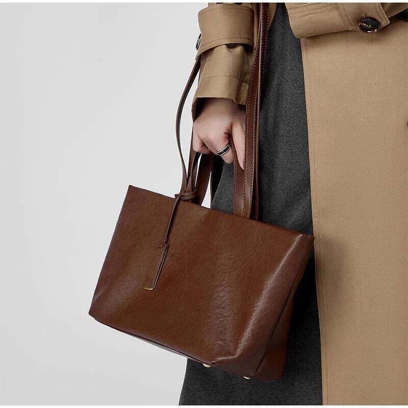 2025 New Genuine Leather Ladies Tote Brand Large Capacity Fashion Shoulder Retro Simple Messenger Business Women Bag