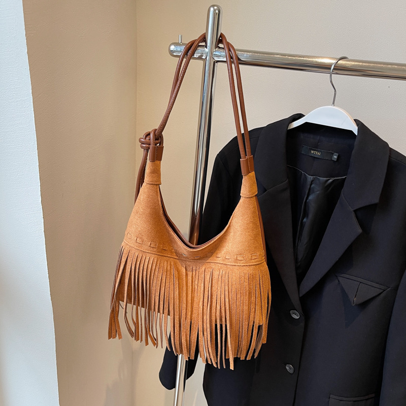 Designer Women's Leather Velvet Bag New Large Capacity Tassel Fashion Shoulder Bag Simple Retro Crossbody Bag