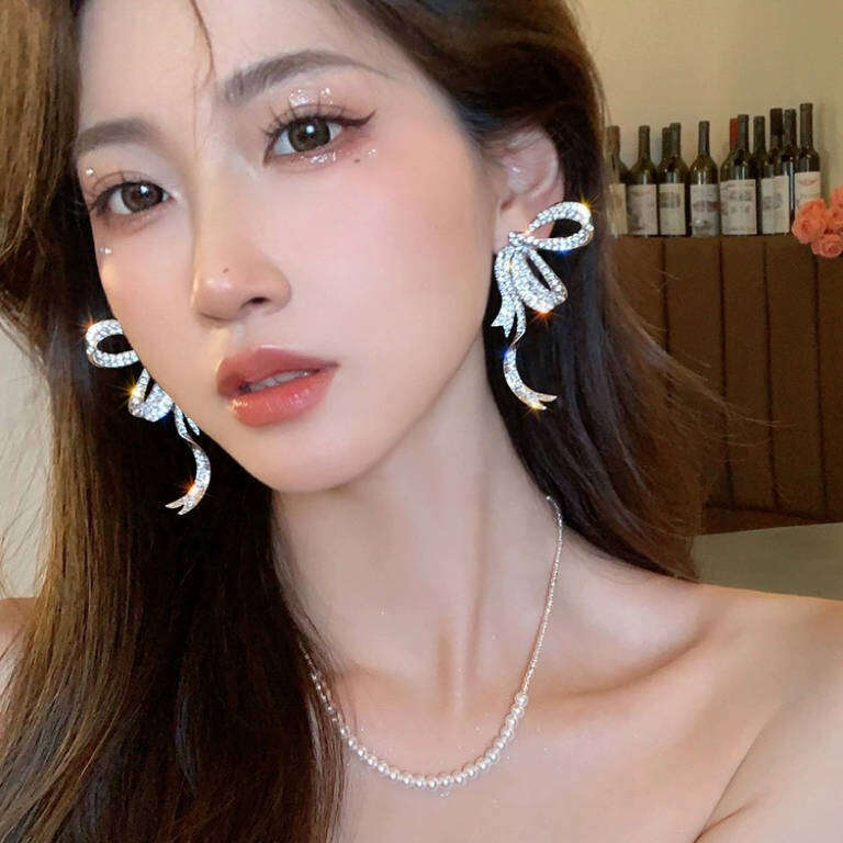 2025 Autumn New Bowknot for Women, Light Niche Design Sense, High-end Earrings, Unique Earrings