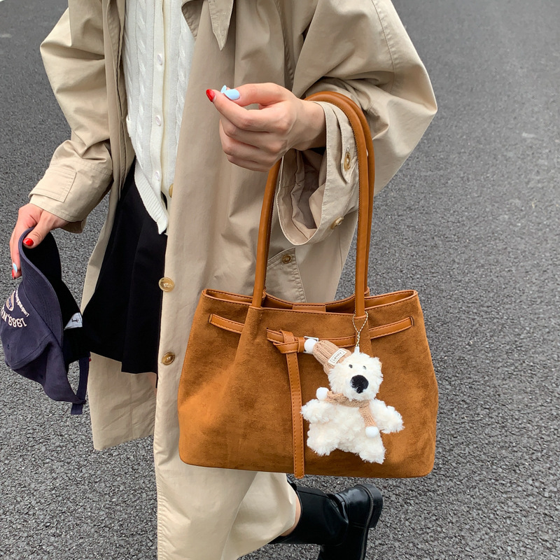 Free shipping designer bag New Tote Bag New Large Capacity Handbag Women Commuting Simple Shoulder Bag