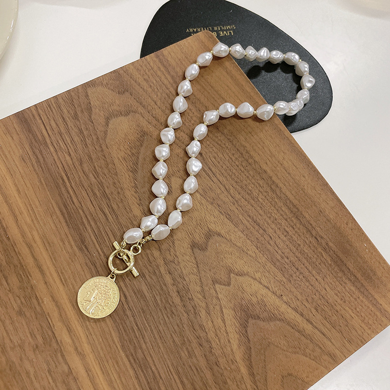 Designer necklace Simple personalized round irregular gold coin necklace with relief pendant collarbone chain Valentine's Day gift gold necklace 