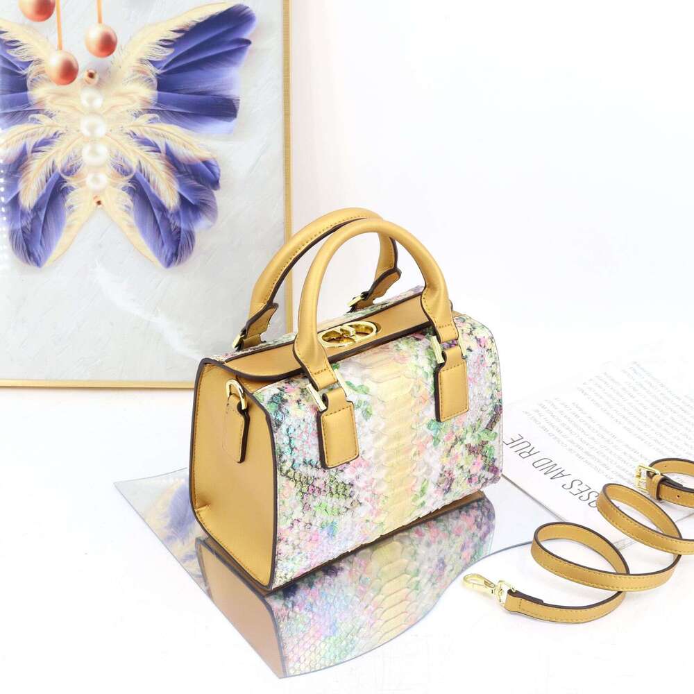 Fashion Ladies Designer Handbag for Women - 2025 New Model Bag with Trendy Vibe & Versatile Style