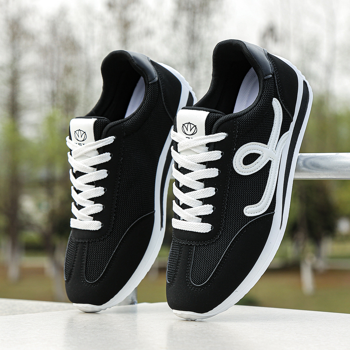 2024 New Trend Round Head Deep Mouth Walking Shoes Light Versatile Breathable Cross Lace Casual Sports Shoes Zapatos De