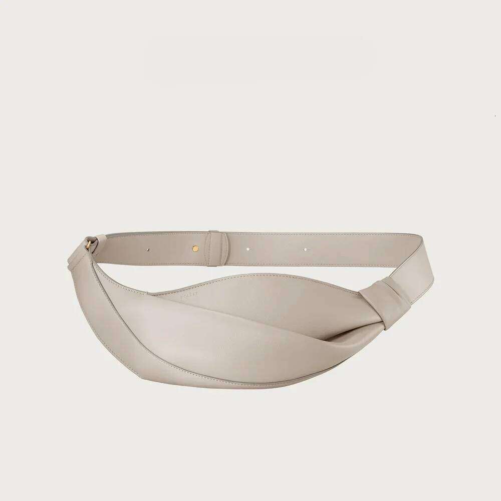 Hot Large Capacity Pillow Shaped Personalized Niche Travel Smooth Cowhide Crossbody Bag