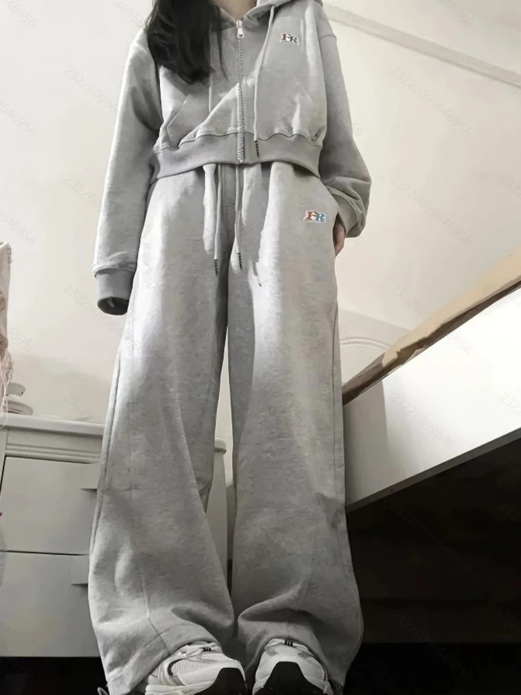 Womens Spring and Autumn LongSleeved Zipper Sweatshirt Set Slimming Student Korean Style Loose Versatile TwoPiece 251027