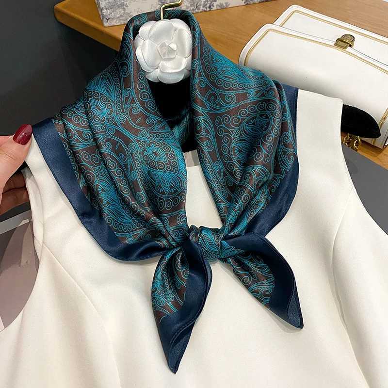 Luxury Paisy Print Square Scarf Sunscreen Ladies Neck Kerchi UV Protection Wrap Wen Fashion AccoryW251027
