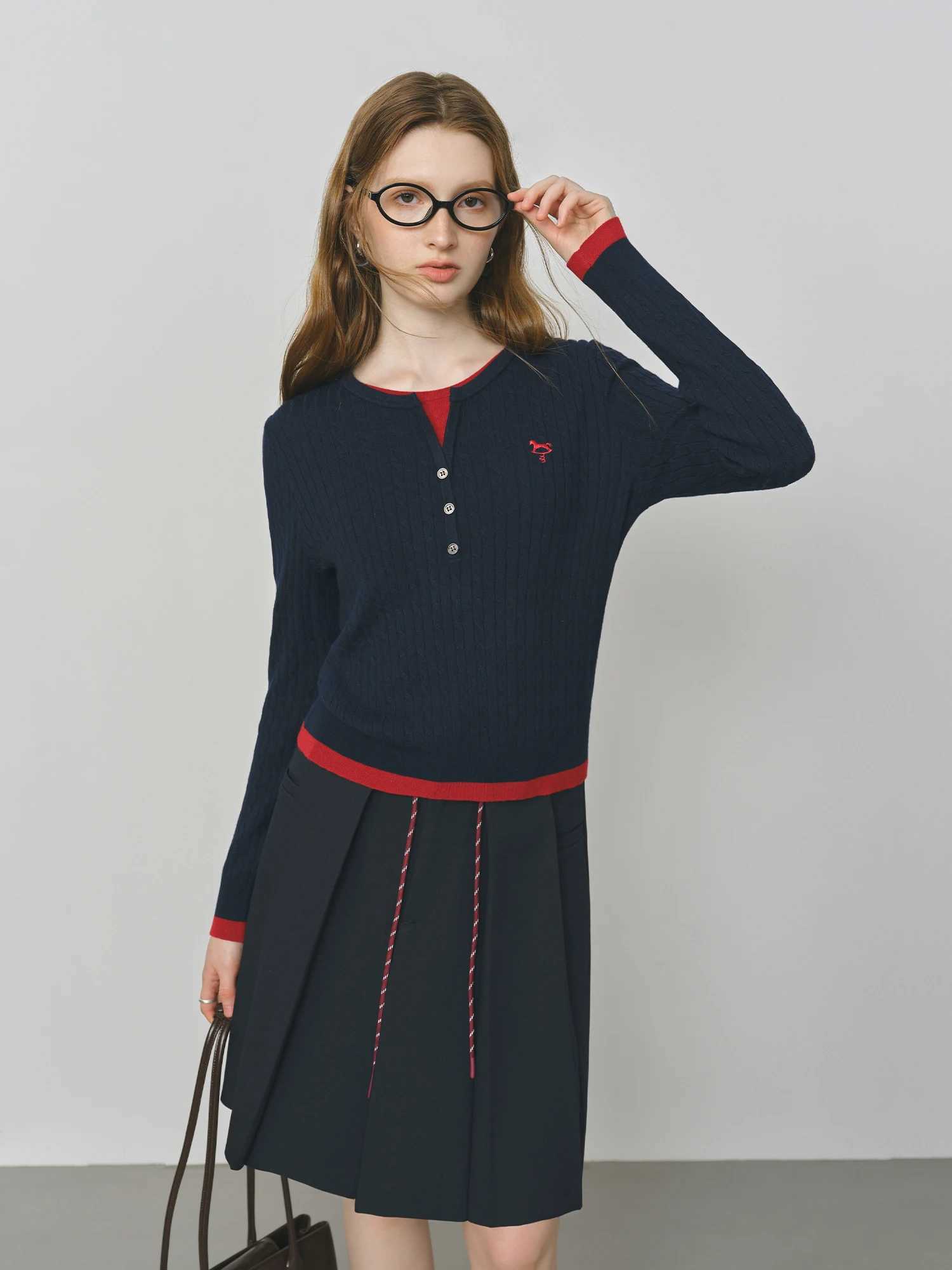 FSLE Fake Twopiece Design Cable Knit Sweater for Women 2025 Autumn New Slim Fit Embroidered Contrast Color Top 25FS13297T251027