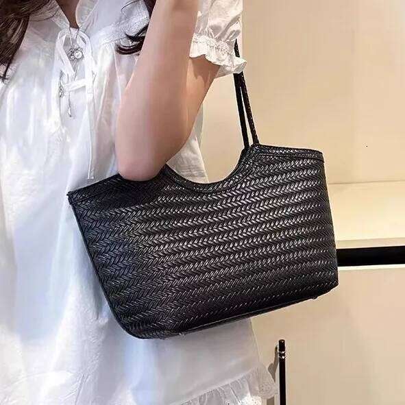 Ladies Shoulder Bag Elegant Handbag Single Strap Designer Clutch For Women High-End Fashion Accessory