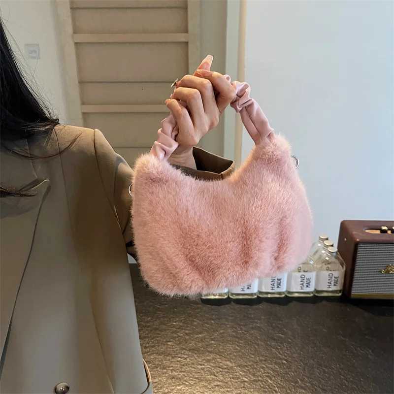 Winter Fluffy Plush Crossbody Bag for Women New Fuzzy Fur Bucket Bag Cute Soft Animal Print Handbag Trendy Y2K Shoulder Bag Y251027