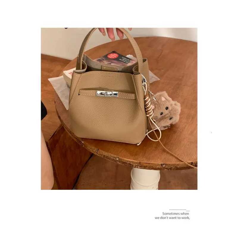 Autumn Pebbled Leather Bucket Bag 2025 New Minimalist Tote Crossbody Versatile Shoulder Bag for Women Y251027