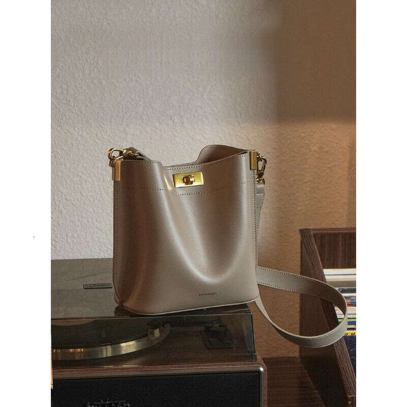 Designer Bag Tote Bag Shoulder Bag Niche Cowhide Bucket For Women New Single Shoulder Large Capacity High Quality Texture Versatile Crossbody Bag