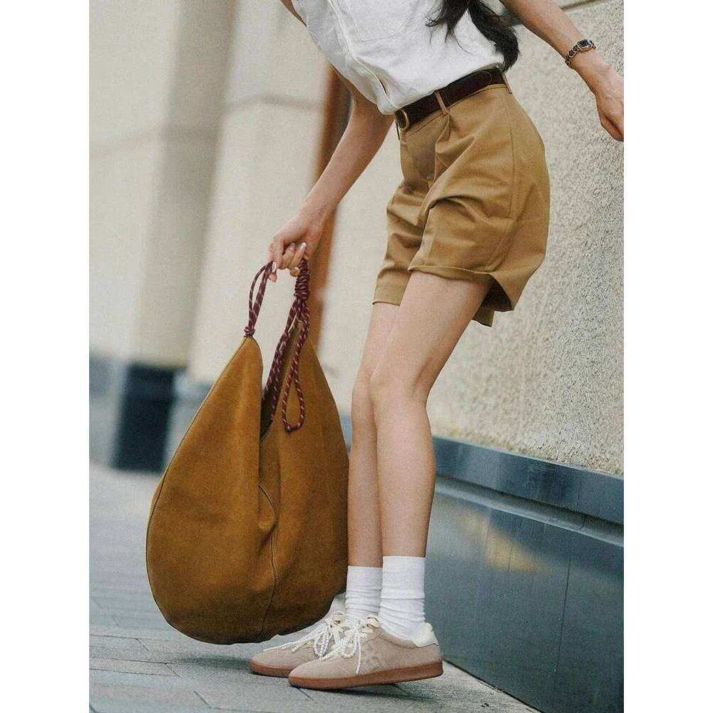 Tote Bag Big Ladies 2024 New Autumn/Winter High-Grade Niche Design Large Capacity Retro Commuter Handbag Shoulder Bags