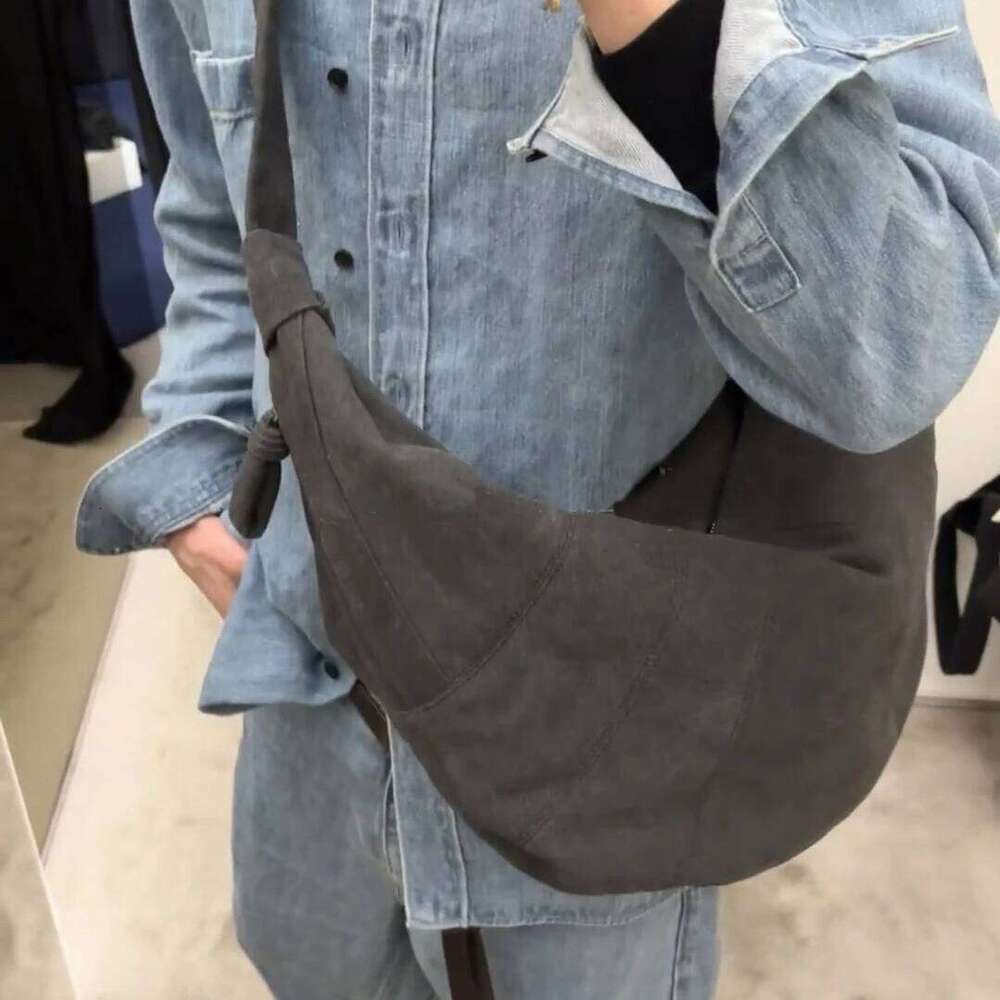 Designer Luxury Line Croissant New Niche Design Large Capacity Old Casual Shoulder Fashionable Lazy Crossbody Bag For Men And Women