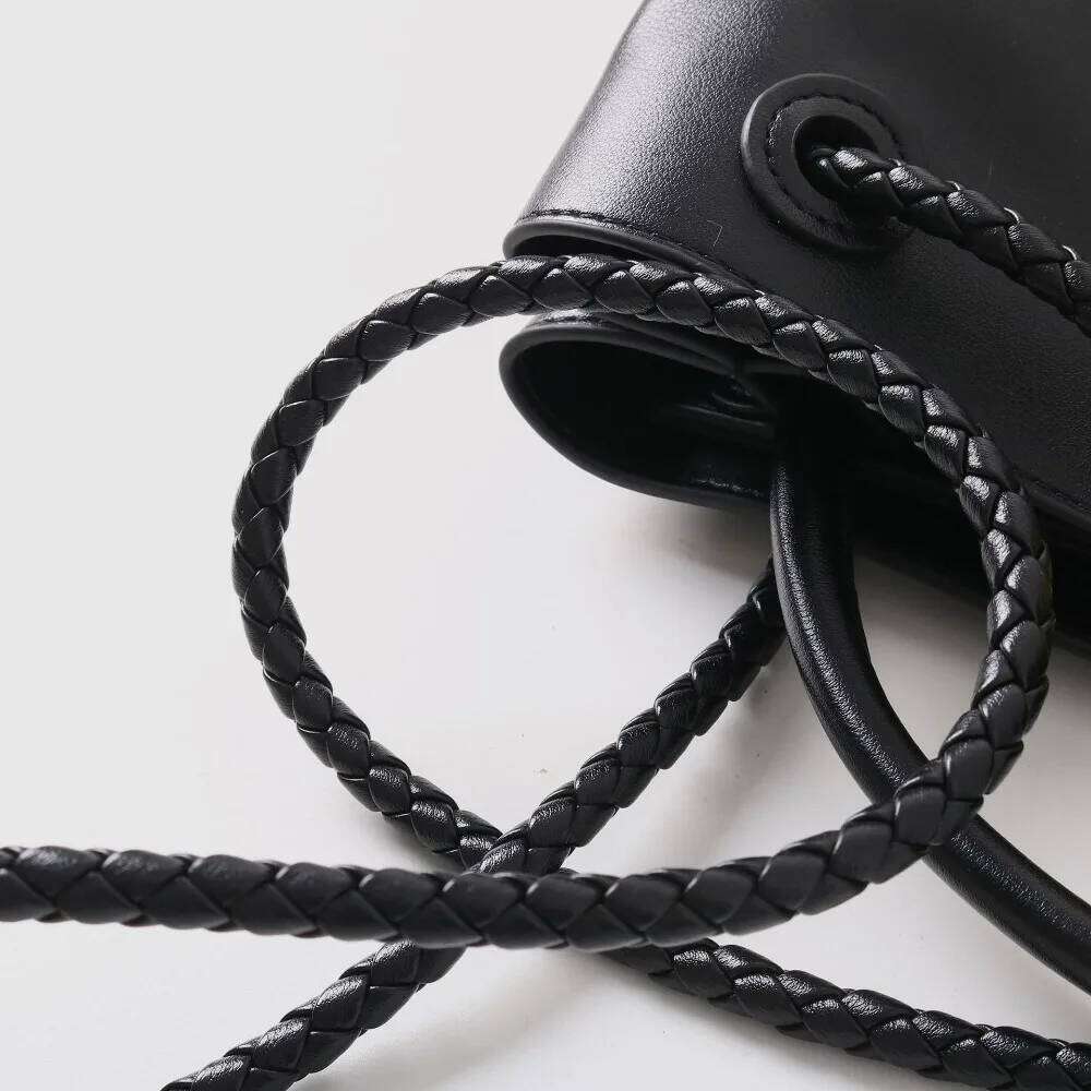 Chic Cowhide Leather Tote - Stylish Shoulders Strap & Durable Chain Clasp