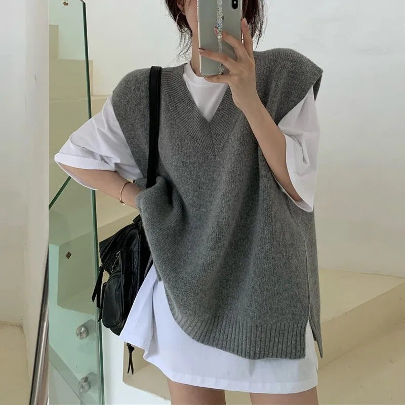 Autumn Sleeveless Women Loose Casual Vest Fashion Solid Color Elegant Vneck Knitted Top Korean Style Pullover Knitwear 251027