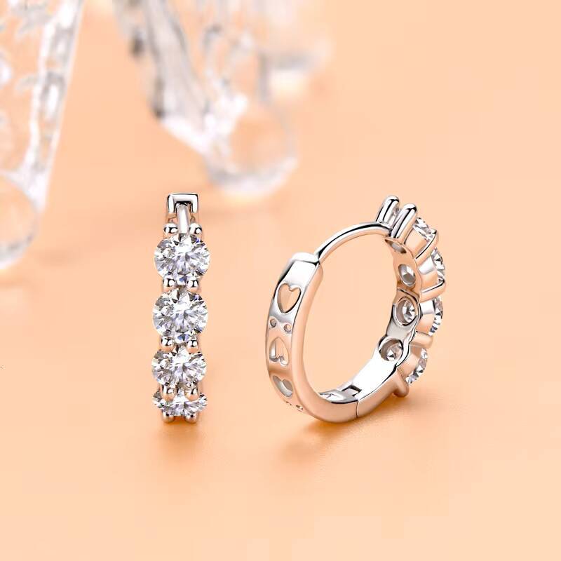 Wholesale High Quality Diamond Hoop Earrings Round 4mm 03CT Moissanite S925 Sterling Silver 4 Stone Styles Hoop Earrings