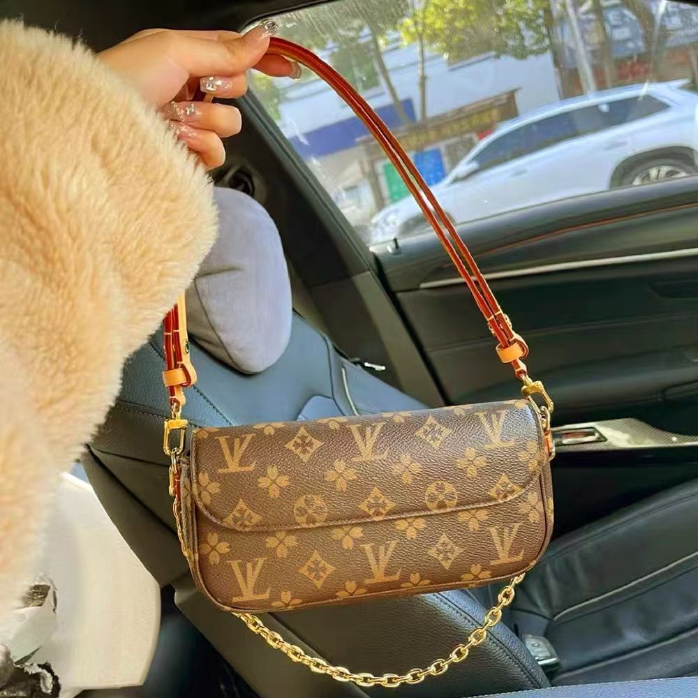 Luxurys designer bag women favorite multi accessories Crossbody Clasp Letters Messenger Clutch Lady Shoulder Bags Tote Bag Chain Strap Pochette Accesorries Purse