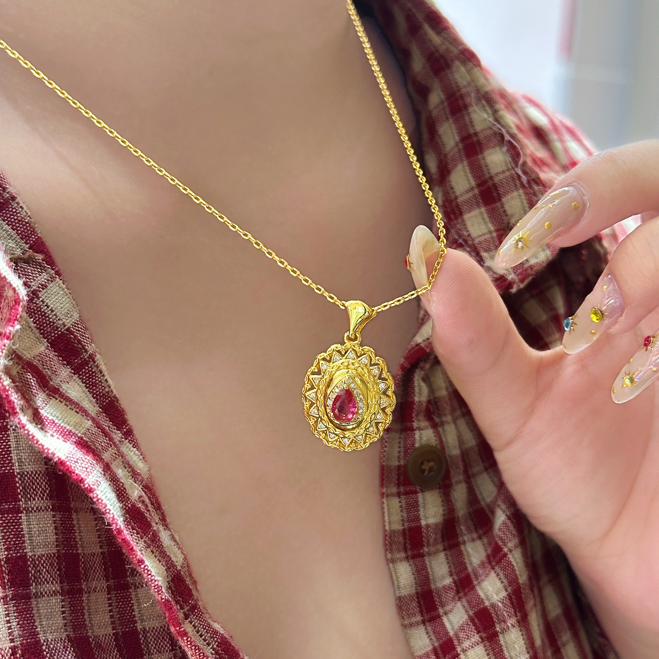 TaiYang New Gold Plated Copper French Vintage Sunflower Teardrop Pendant Necklace, Artisan Craftsmanship Chain for Women