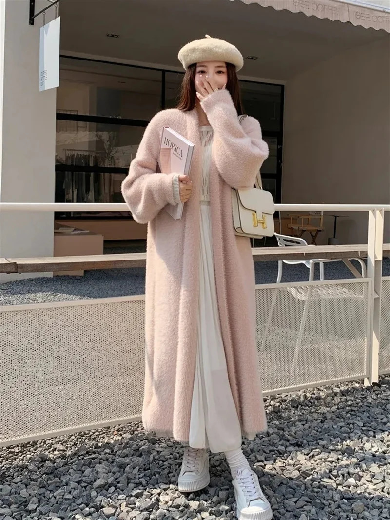 023 AutumnWinter Lazy Style Loose Knee Length Thickened Pure Mink Fleece Knitted Sweater Cardigan Coat Womens Coat 251027