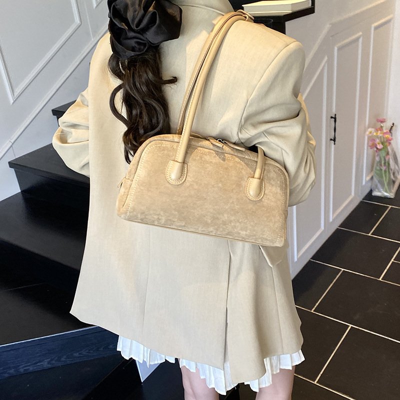 Free shipping designer bag Baguette Bag New Simple Pillow Bag Underarm Bag Women Fashion Casual Versatile Shoulder Bag