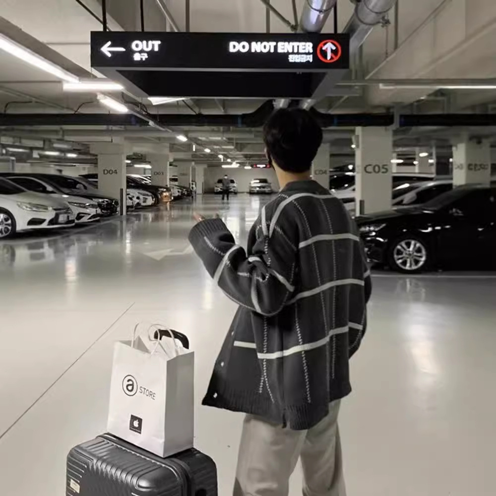 Spring And Autumn New Trendy Cardigan Sweater For Men Korean Designer Sweater Version British Plaid Striped Sweater Jacket Men's V-neck Sweater