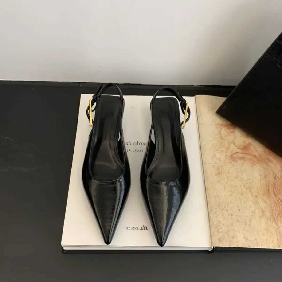 2025 Black Summer New Women Sandal Fi Pointed Toe Shallow Slip Ladies Elegant Slingback Shoes Thin Med Heel Dress MulesXJ251027