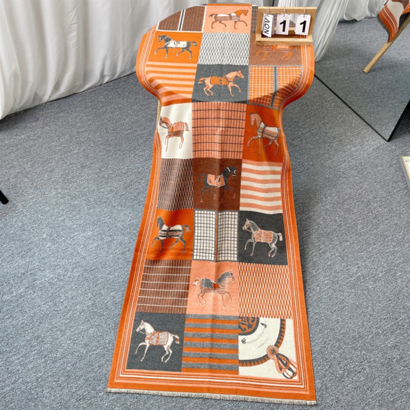 Autumn And Winter Fashion Shawl Scarf Multi Colored Fast Horse Pattern Design Scarf Suitable For Holiday Gifts Daily Travel Wear Scarf