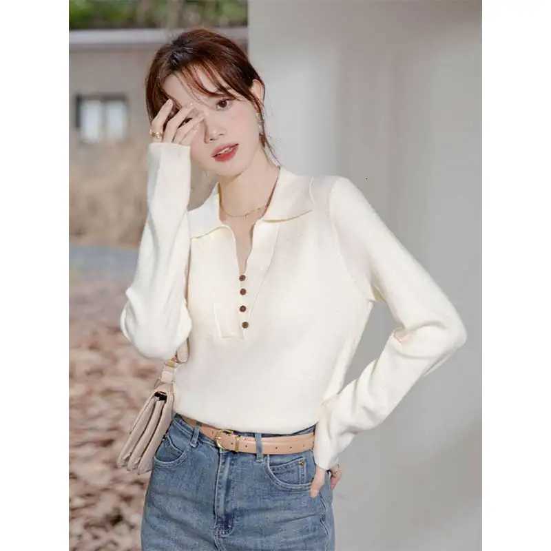Women Clothing Spring Autumn Fashion Korean Button Solid Color Vneck Knitting Female Allmatch Temperament Sweater Pullovers ToT251027