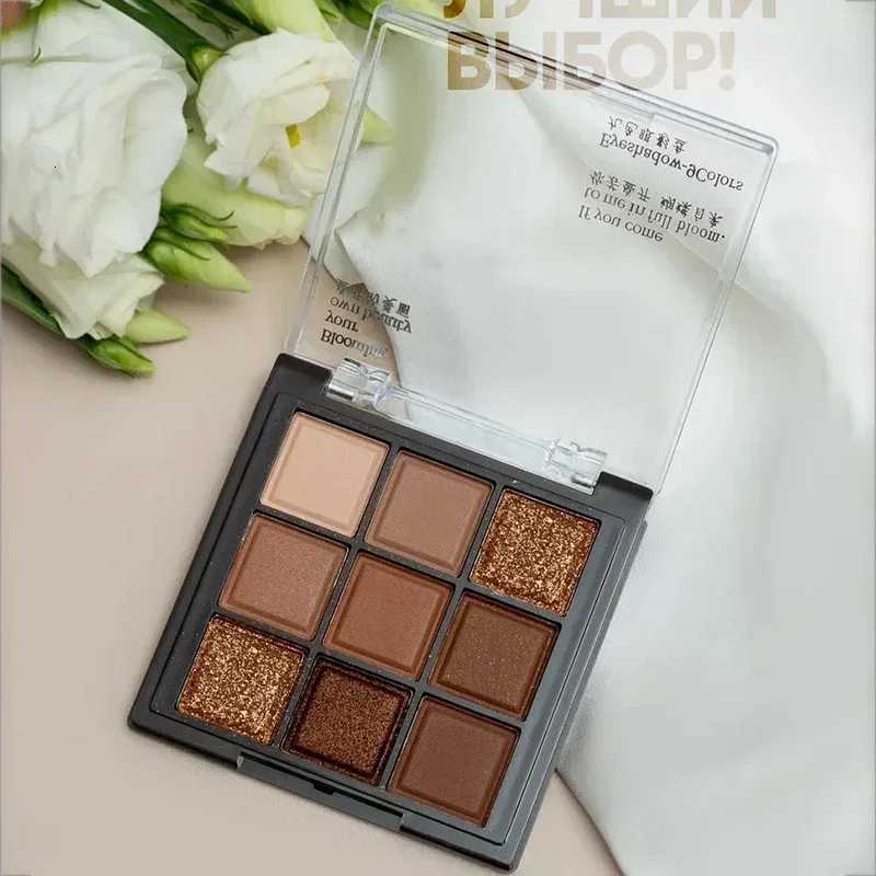 Chocolate Eyeshadow Palette 9 Colors Pearlescent Matte GlitterShimmer Comprehensive Eye Makeup for Creating Various Eye LooksXJ251027