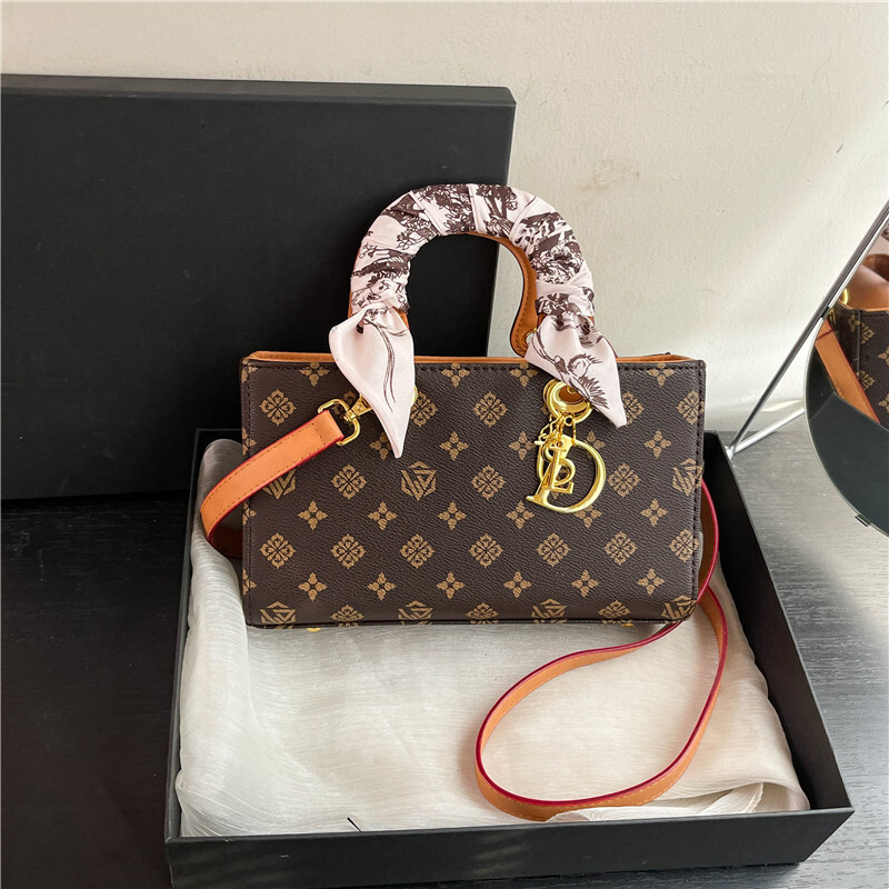 Free shipping designer bag New Silk Scarf Bag Small Square Bag Fashionable Versatile Shoulder Crossbody Bag