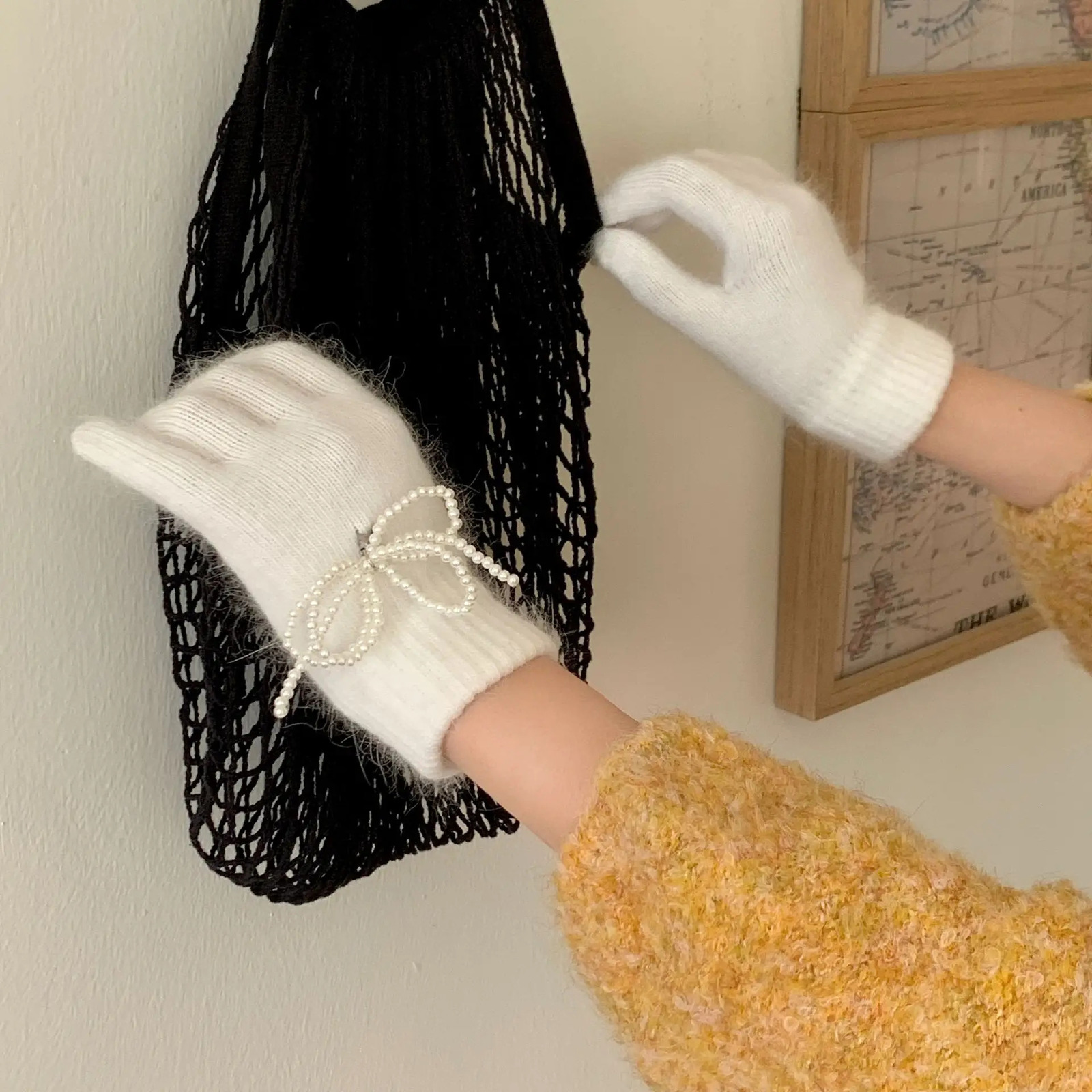 Korean style winter warm bow gloves sweet style cute French pink gloves fashion cycling gloves luva touchscreen nice accessories 251024