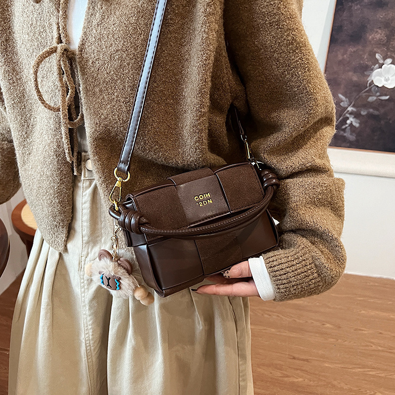 Free shipping designer bag Fashionable Handheld Woven Bag for Women New Autumn and Winter Trendy Versatile Small Square Bag Casual Single Shoulder Cro