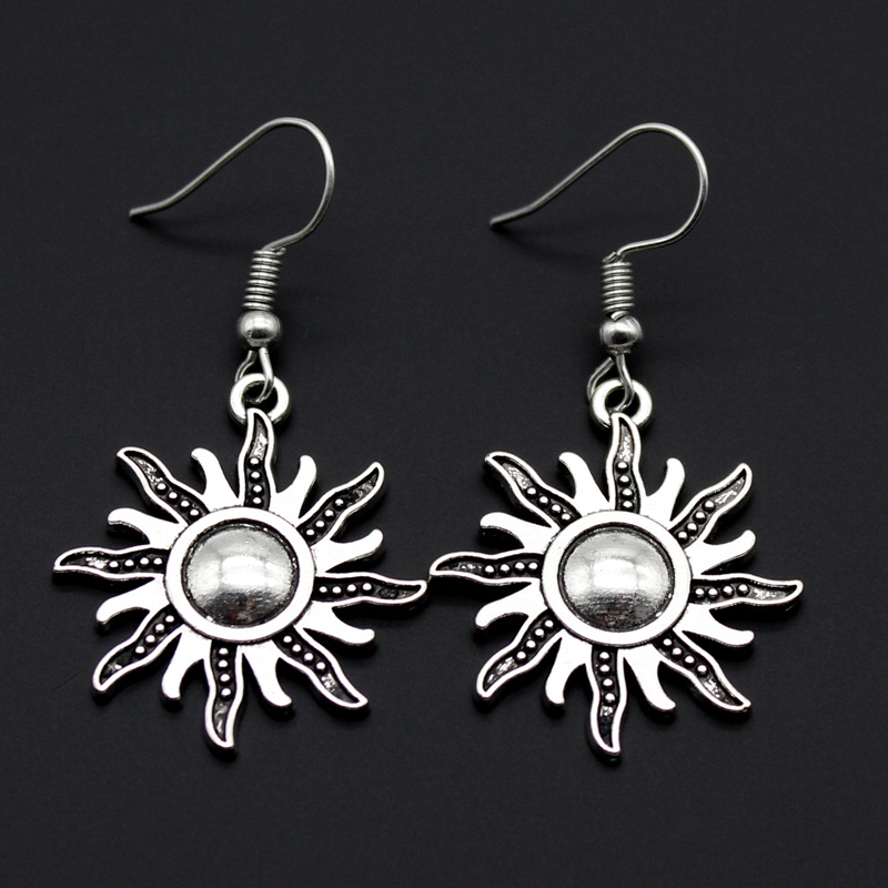 Personalized Retro Designer earrings Sun Earrings Creative Asymmetric Earrings Sun Moon Pendant earrings for women luxury earrings birthday gift free 