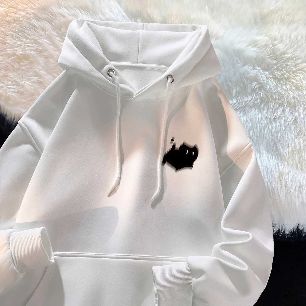 Fashionable mens hoodie versatile autumn and winter jacket Hong Kong style American street printed mens clothing pattern Y2K W251027