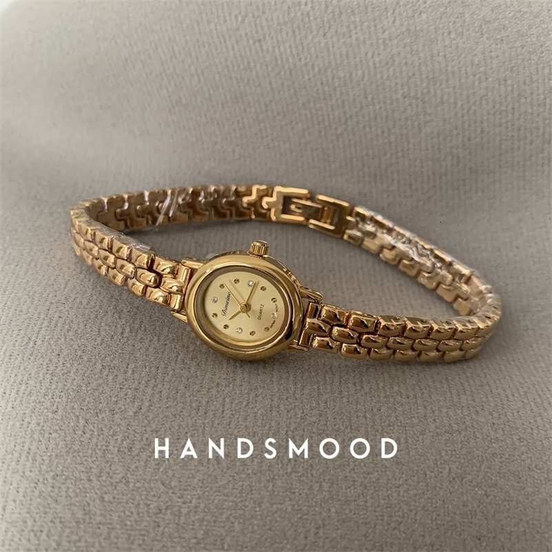 2024 Womens Watch Gold Plated Watch Womens Bracelet Medium Ancient Jewelry and High end Inlaid Water Diamond 251027