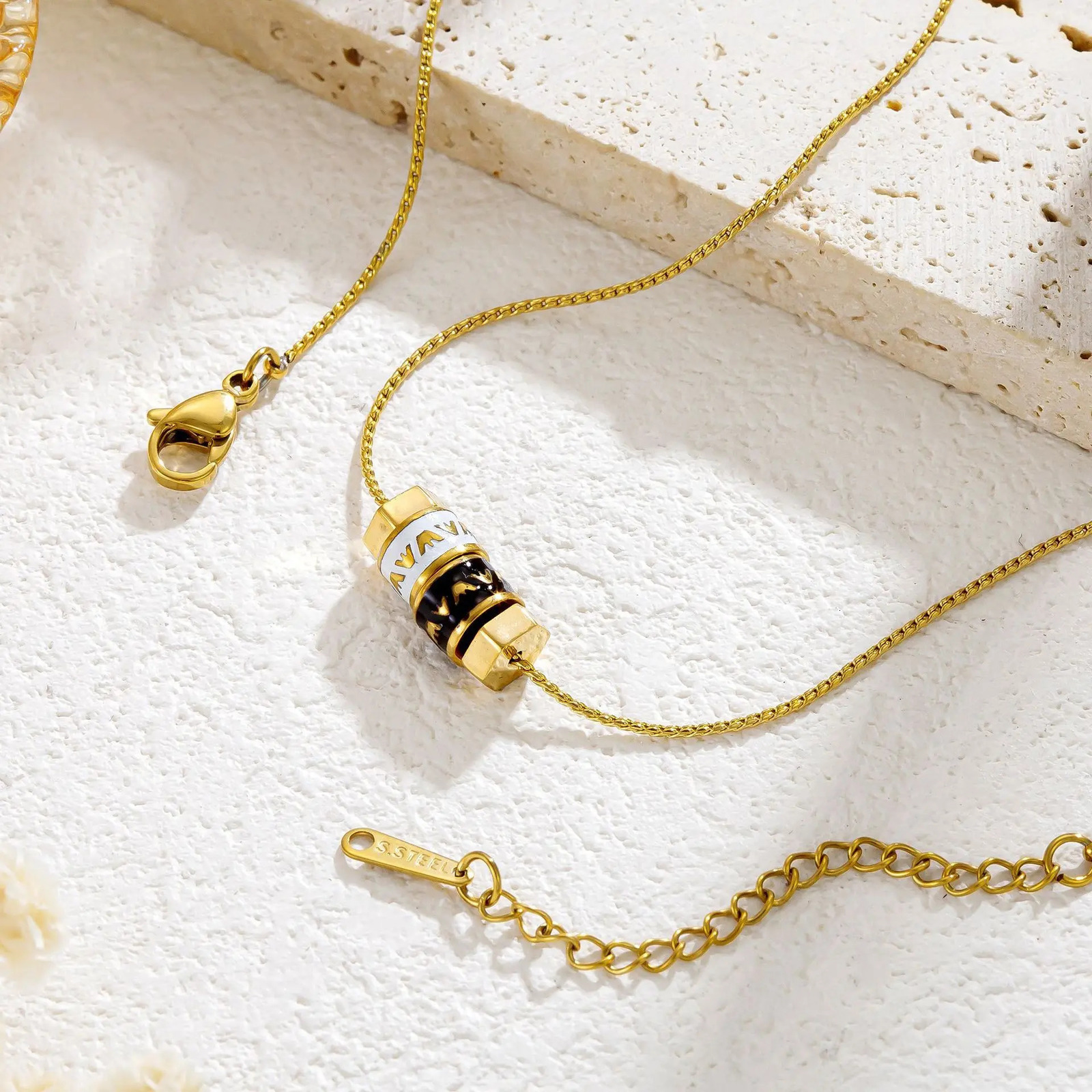 Stainless Steel Dropping Oil Lucky Beads Pendant Necklace For Women Gold Color Trendy Clavicle Chain Jewelry Wedding Gifts 251020