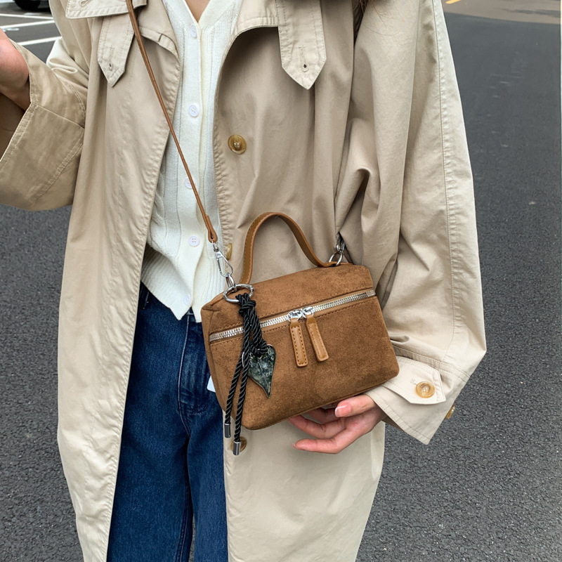 Free shipping designer bag High-End Single Shoulder Crossbody Bag Handbag for Women New Trendy Niche Box Velvet Handheld Small Square Bag