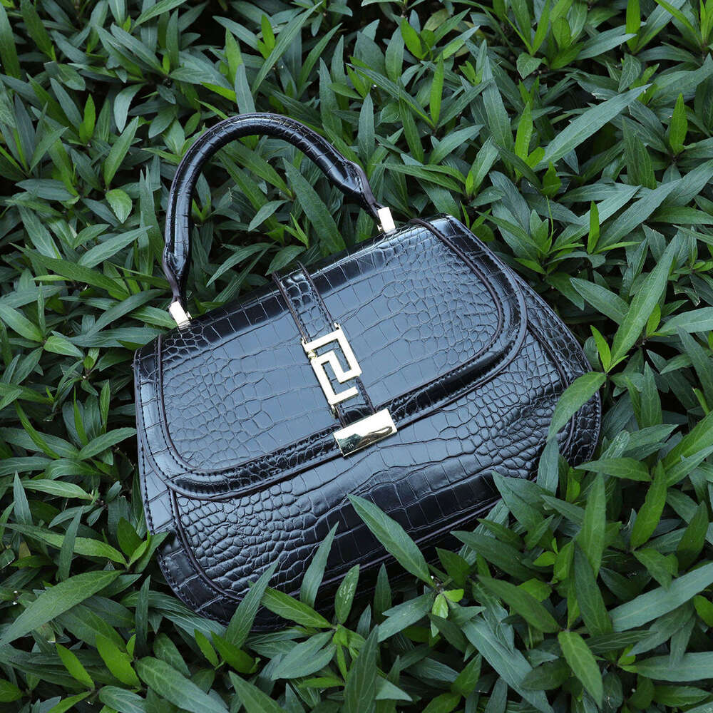 Newest Fashion Designer Shoulder Bag for Women - 2025 Crocodile Pattern Handbag with Premium Texture & Modern Appeal