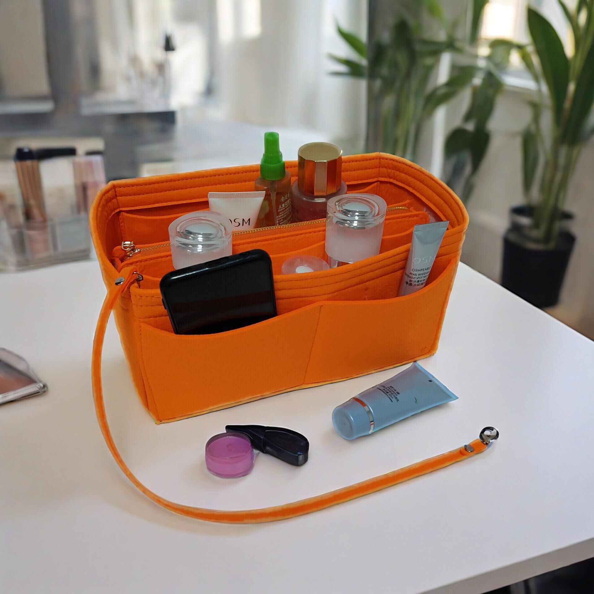 Designer's new felt makeup bag with zipper, multiple compartments, mom travel bag, multifunctional makeup storage bag, felt inner bag