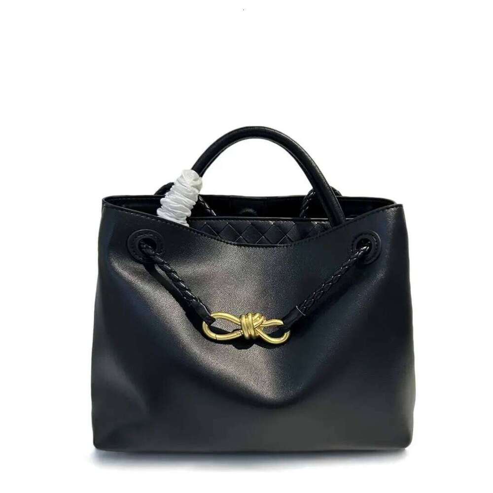 Women's High-Temperature Treated Genuine Leather Flat Top Shoulder Bag Featuring a Durable Metal Closure - Latest Seasonal Release 2024